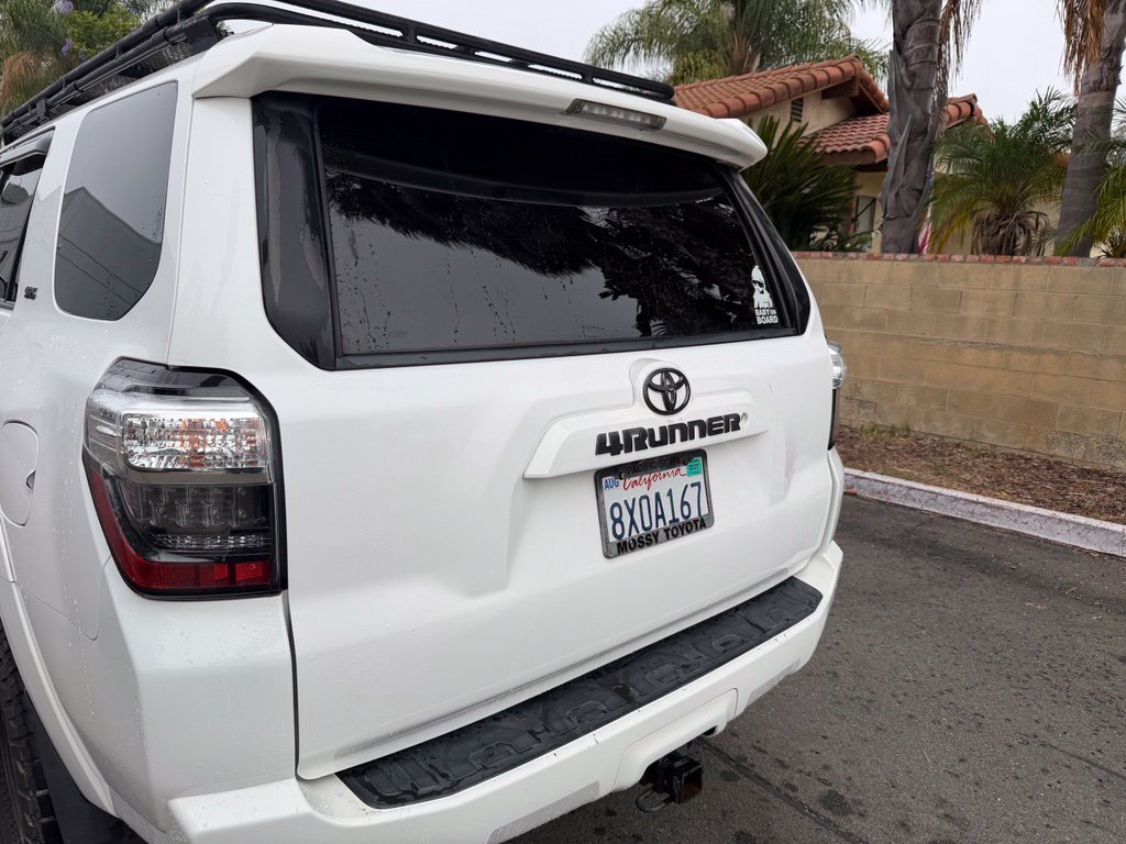 Used 2015 White Toyota SR5 image 13
