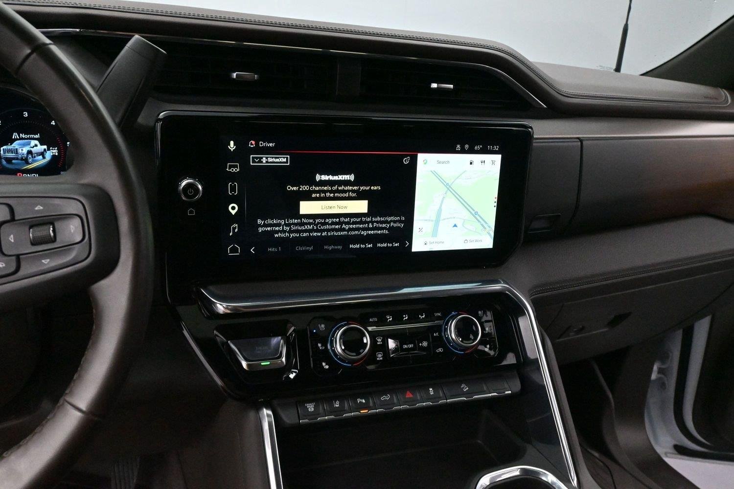 Used 2025 White Frost Tricoat GMC Denali image 18