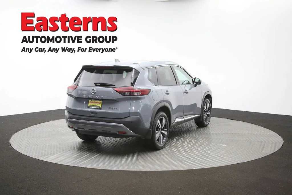 Used 2023 Gray Nissan SL image 39
