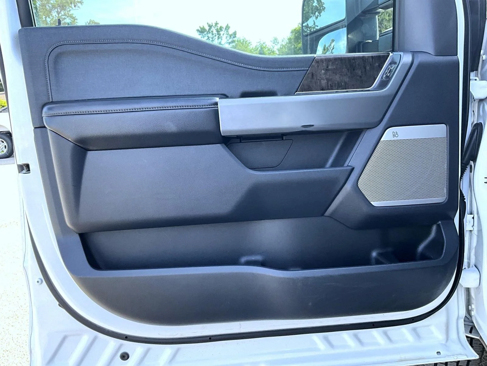 Used 2024 White Ford Lariat image 11