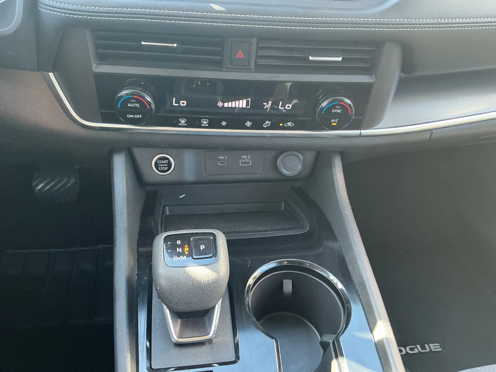Used 2023 Pearl White Tricoat Nissan SV image 19