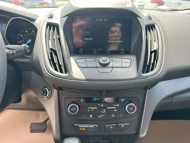 Used 2019 Black Ford SE image 15