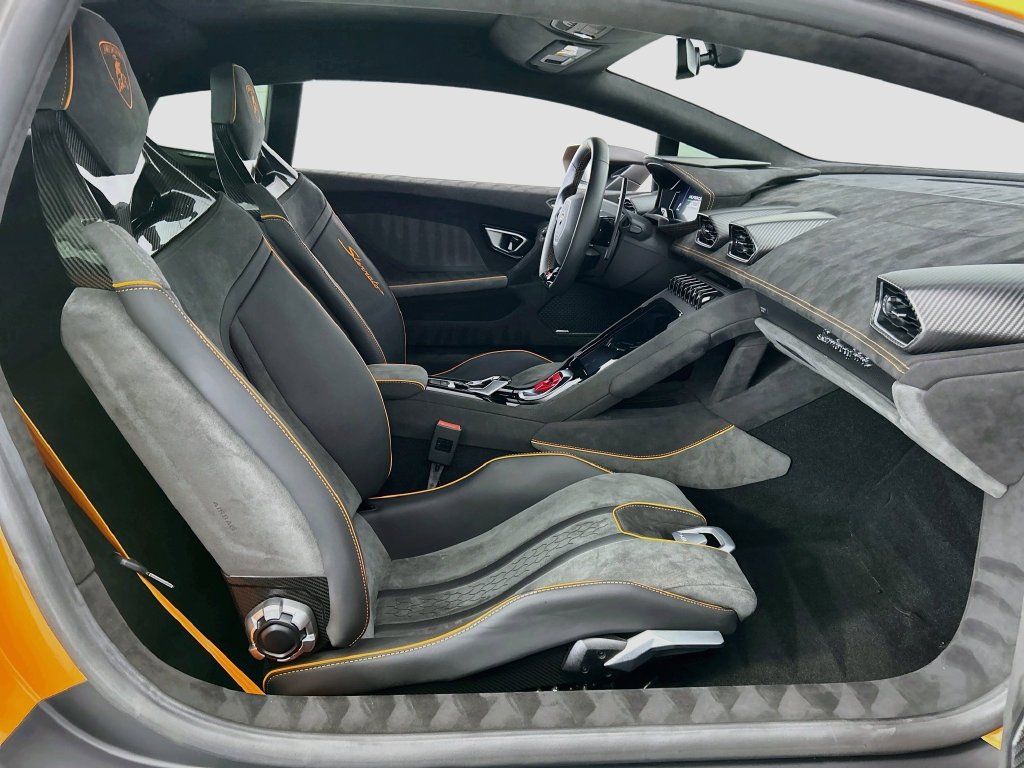 Used 2023 Orange Lamborghini  image 19