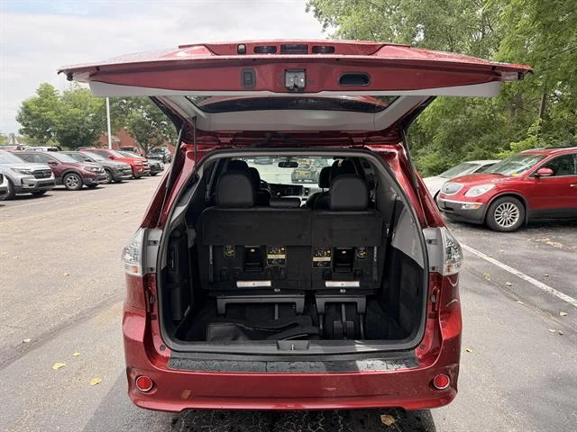 Used 2017 Salsa Red Pearl Toyota SE Premium 8-Passenger image 13