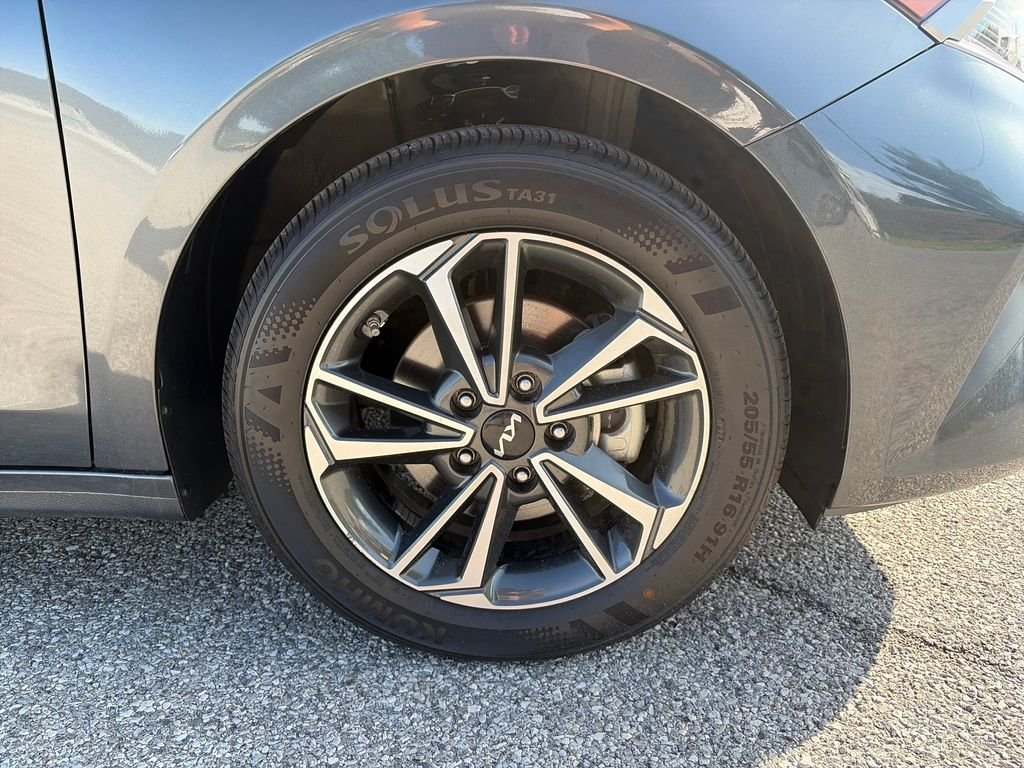 Used 2024 Gray Kia LXS image 41