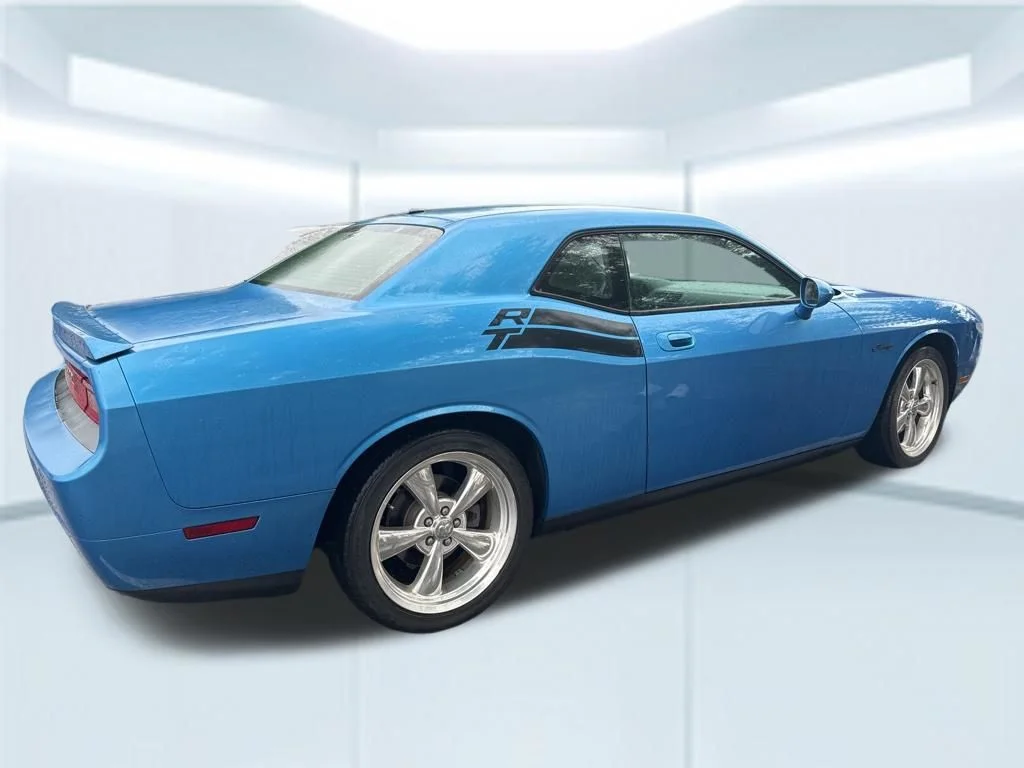 Used 2010 Blue Dodge R/T image 5