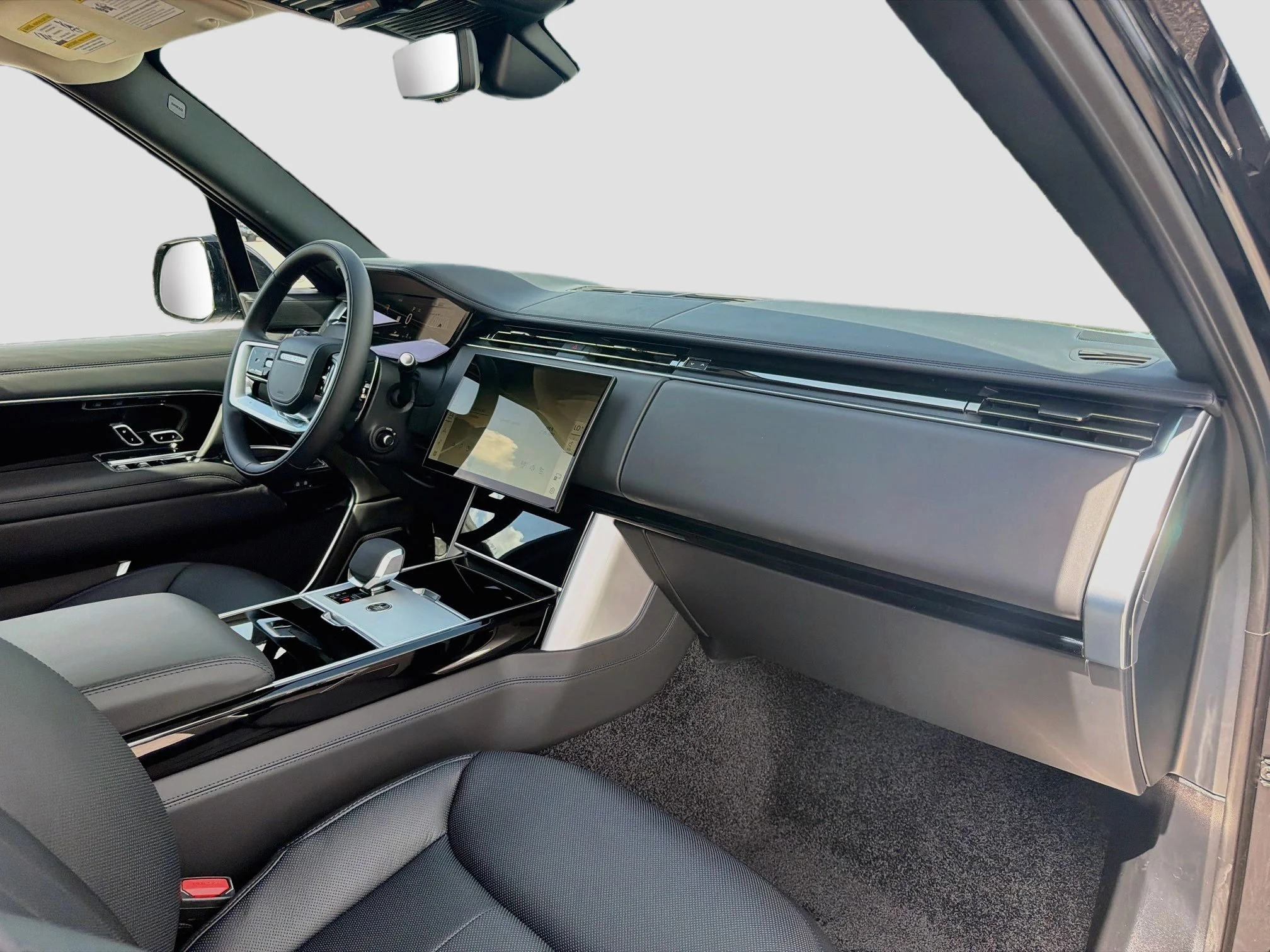 New 2026 Santorini Black Land Rover SE image 15
