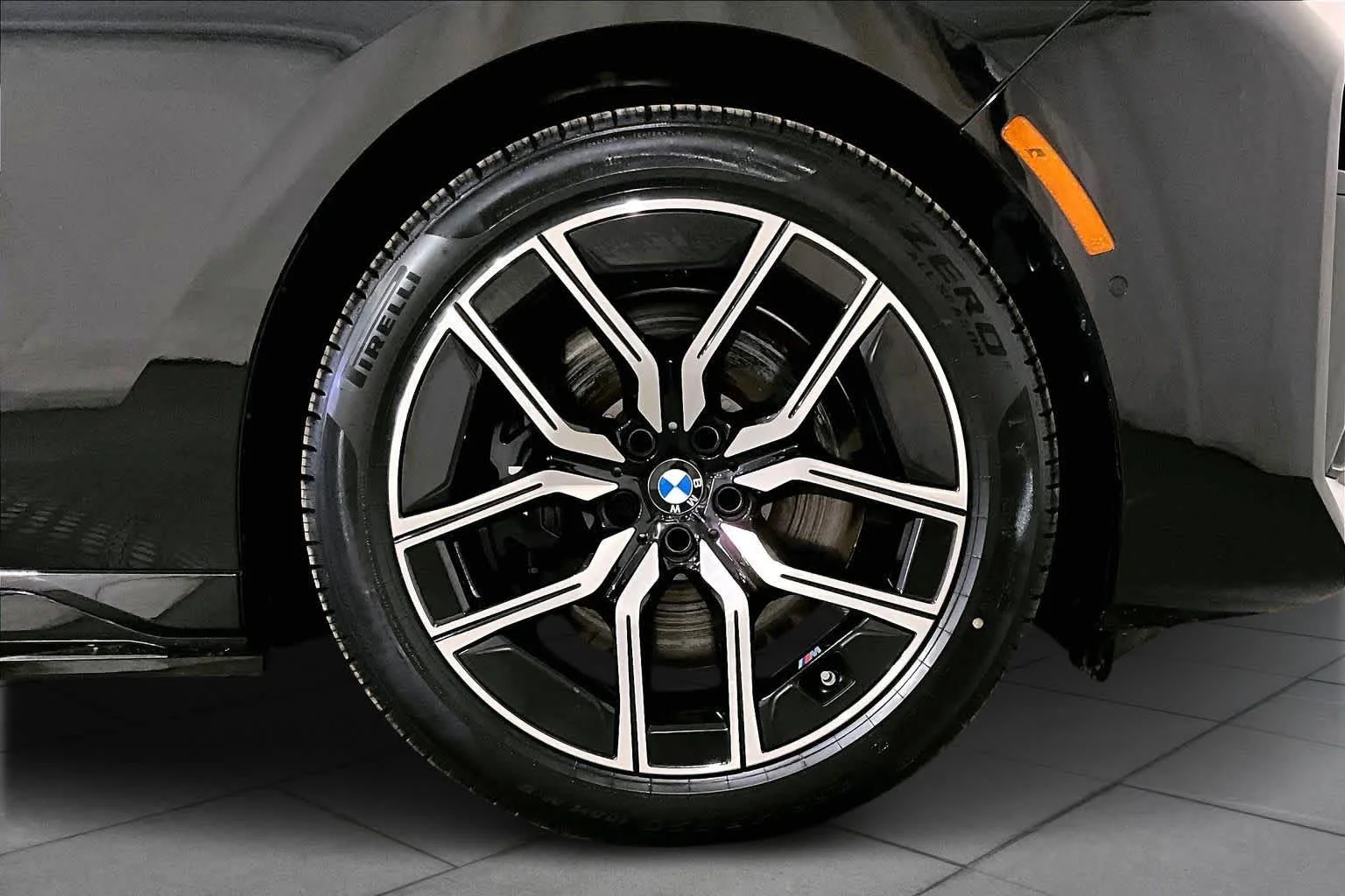 New 2026 Black Sapphire Metallic BMW 750e xDrive image 17