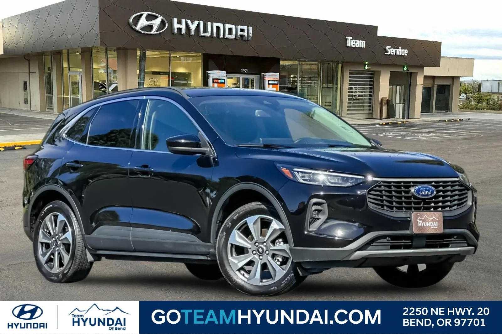 2025 Ford Escape Platinum AWD's photo