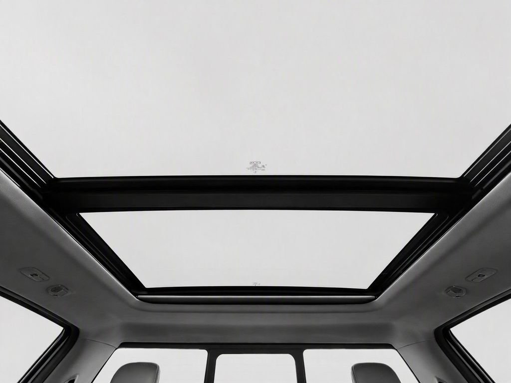New 2026 Star White Metallic Tri-Coat Ford Platinum® image 21