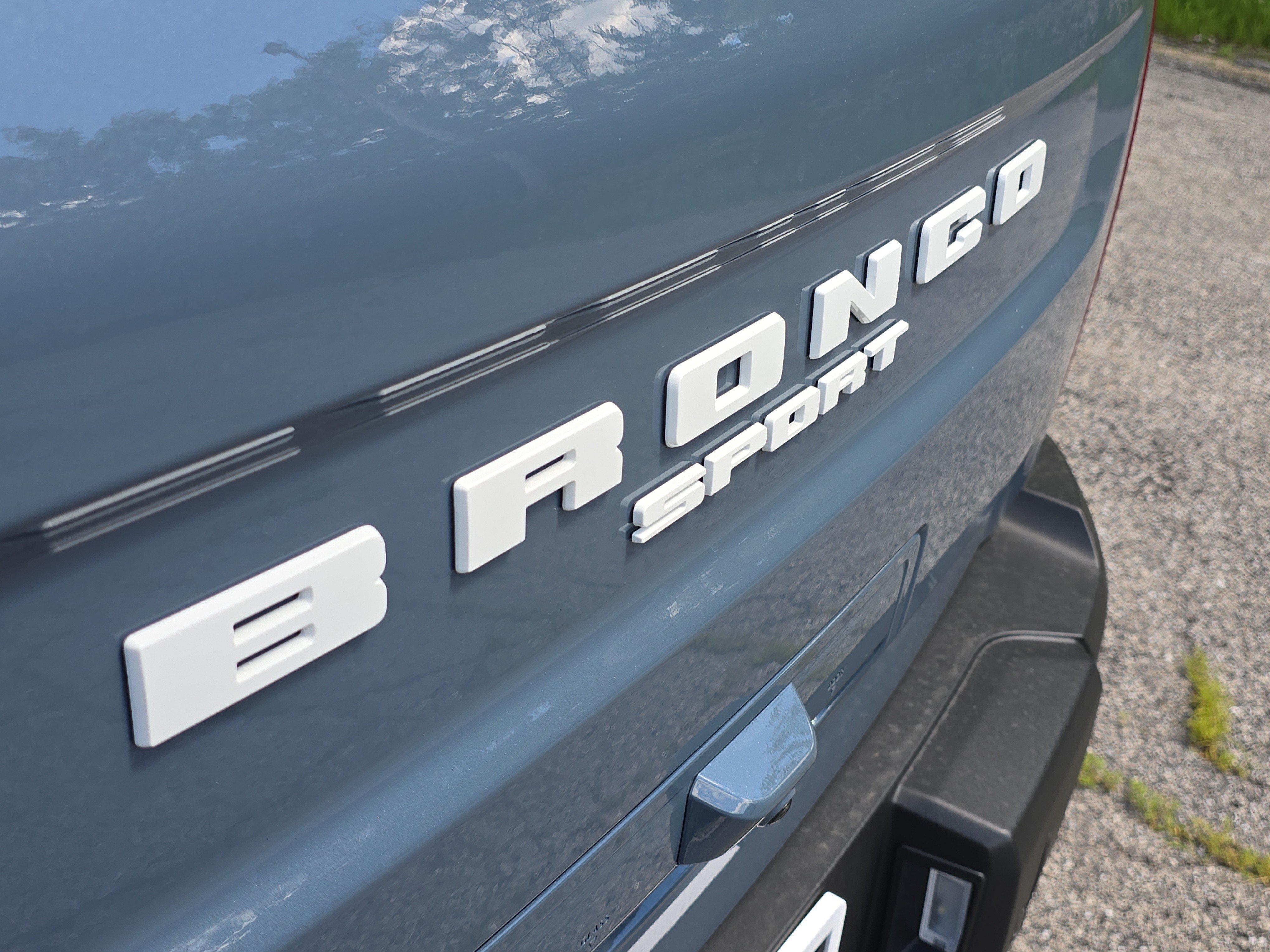 New 2026 Azure Gray Metallic Tri-Coat Ford Outer Banks® image 7