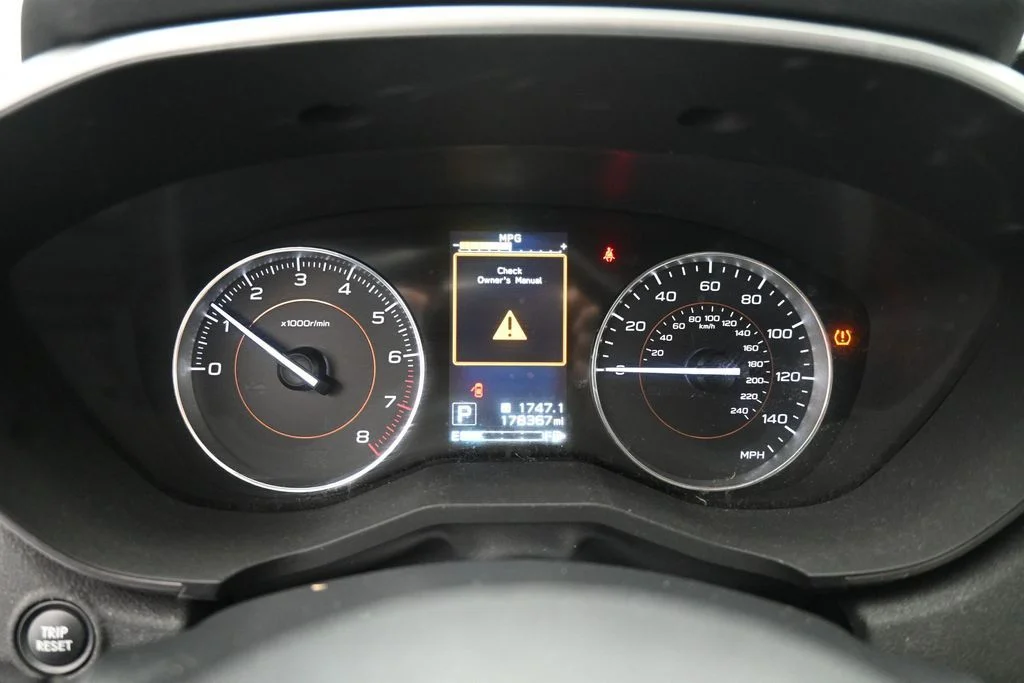 Used 2018 Gray Subaru 2.0i Limited image 18