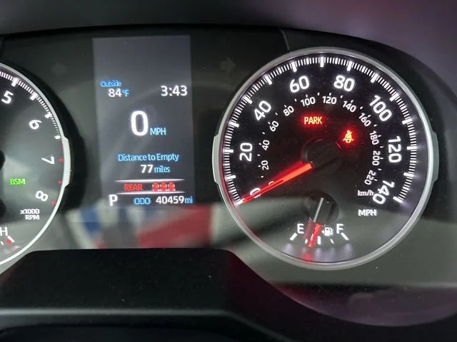 Used 2020 Gray Toyota XLE Premium image 16