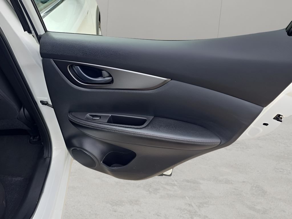 Used 2022 White Nissan SV image 32