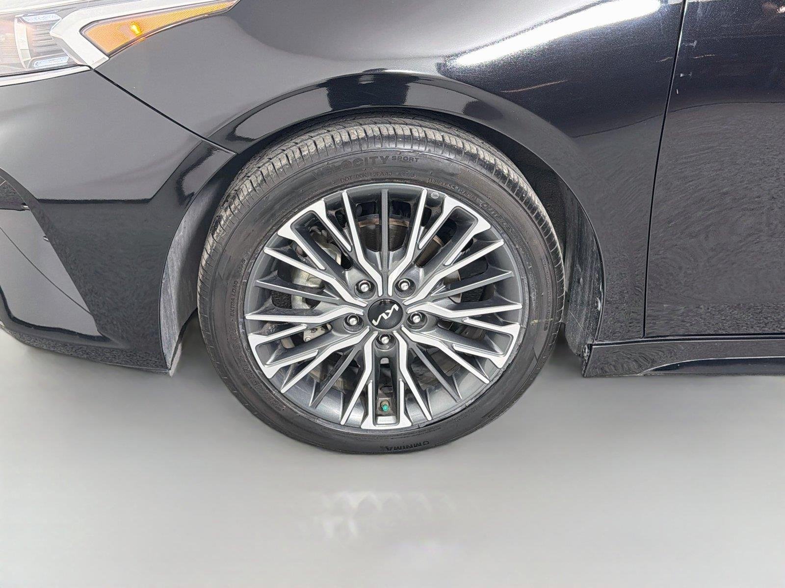 Used 2022 Aurora Black Kia GT-Line image 31