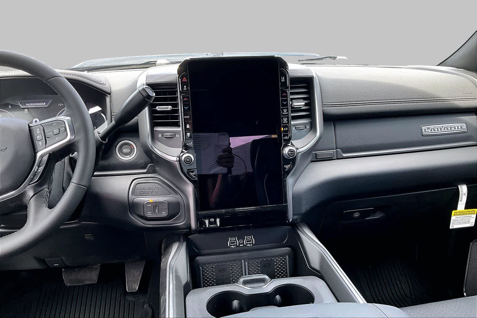 New 2026 Diamond Black Crystal Pearl-Coat Exterior Paint RAM Laramie image 7