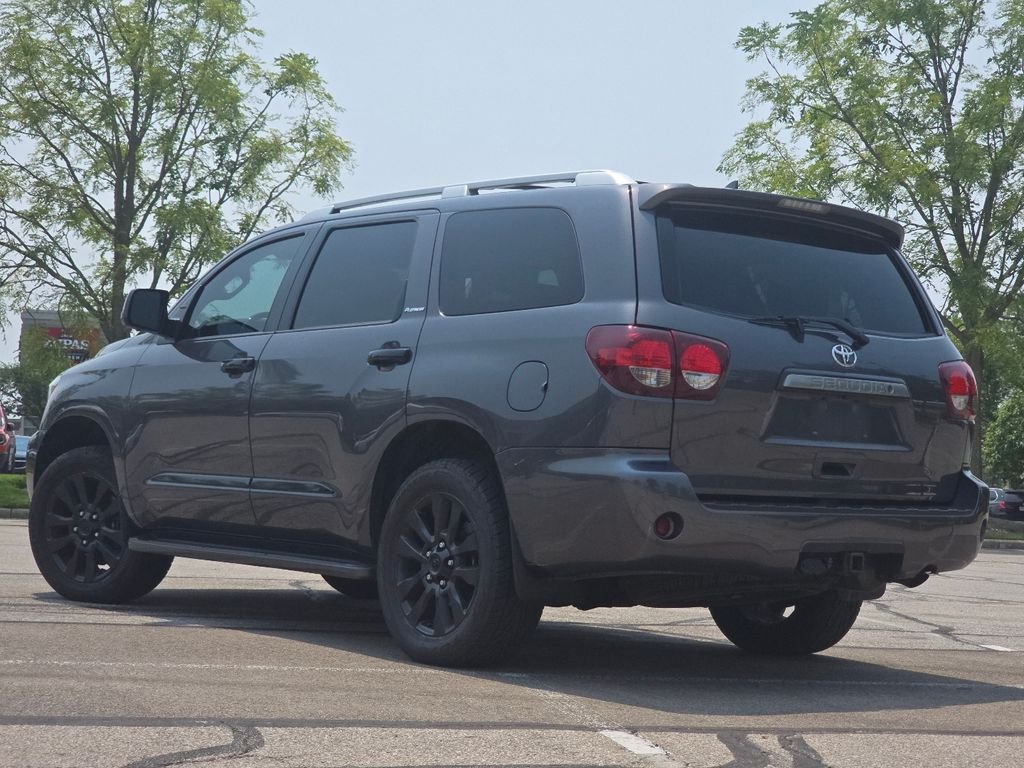 Used 2018 Magnetic Gray Metallic Toyota Platinum image 12