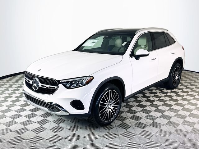 New 2026 Polar White Mercedes-Benz GLC 300 image 3