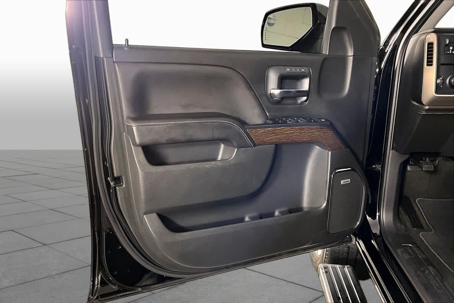Used 2018 Onyx Black GMC Denali image 20