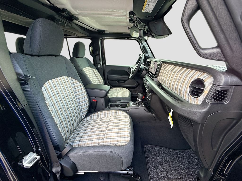 New 2026 Black Clearcoat Jeep 85th Anniversary Edition image 31