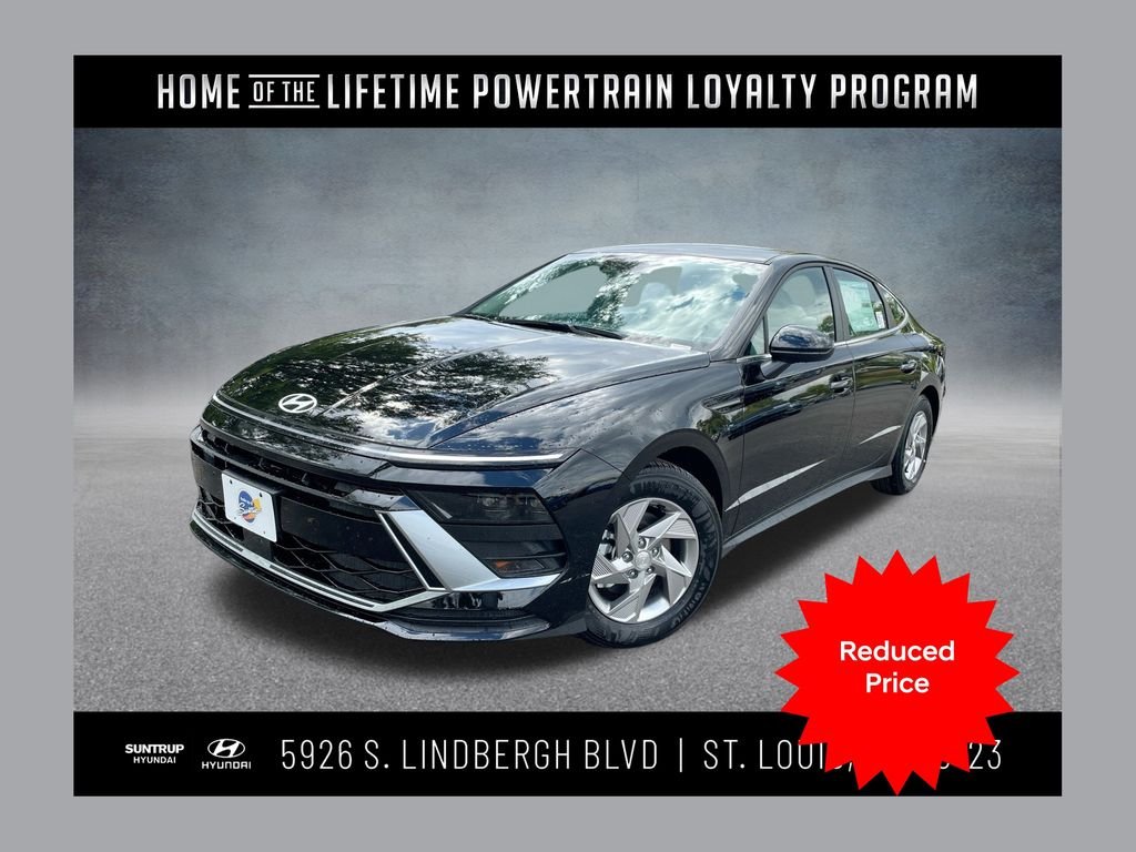Certified Used 2026 Abyss Black Hyundai SE image 1