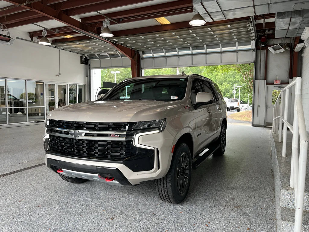 Used 2022 Empire Beige Metallic Chevrolet Z71 image 4
