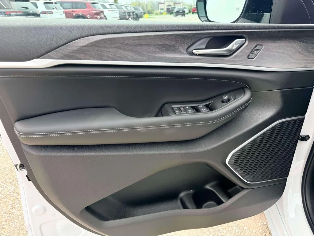 New 2026 White Jeep Limited Reserve image 13