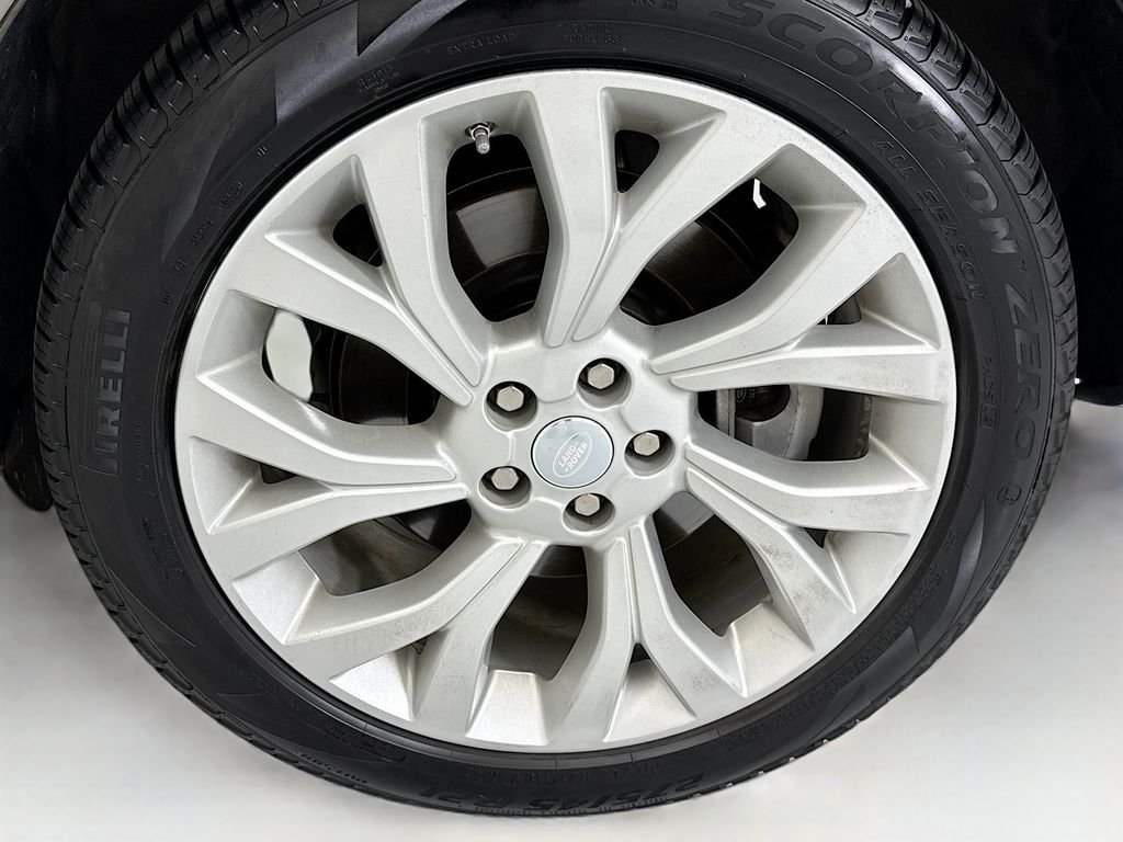 Used 2021 Silicon Silver Premium Metallic Land Rover Westminster image 30