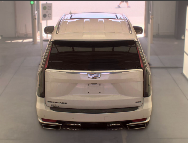 Used 2022 White Cadillac Premium Luxury image 18