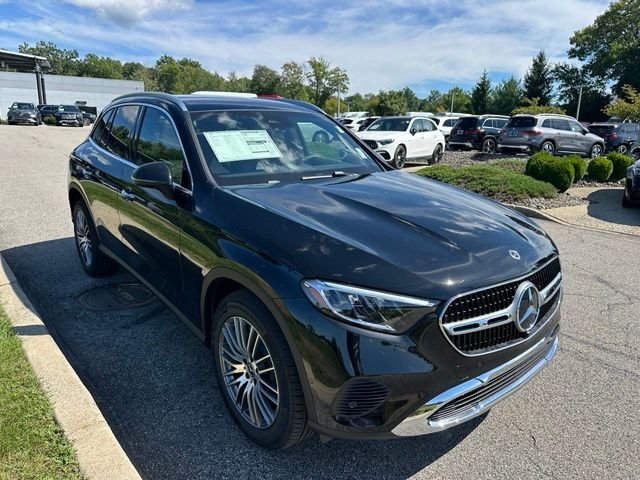New 2027 Obsidian Black Metallic Mercedes-Benz GLC 300 image 7