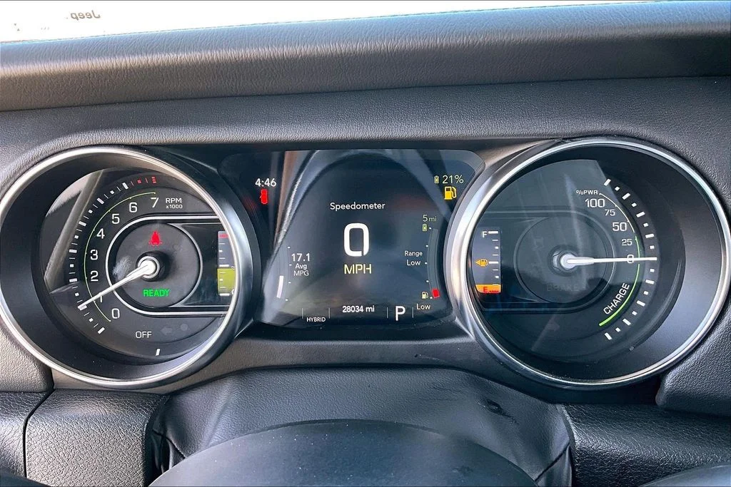 Used 2022 White Jeep Unlimited Rubicon 4xe image 13