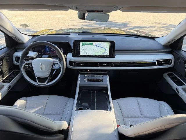Used 2025 Gray Lincoln Premiere image 21