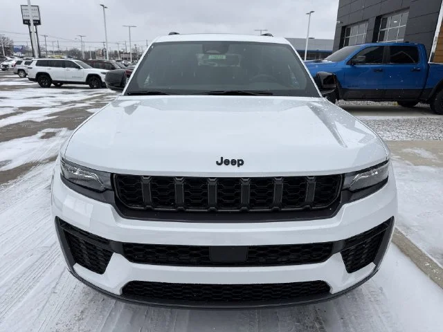 New 2026 White Jeep Altitude image 33