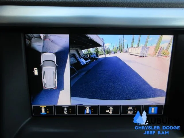 Used 2023 White GMC SLT image 41