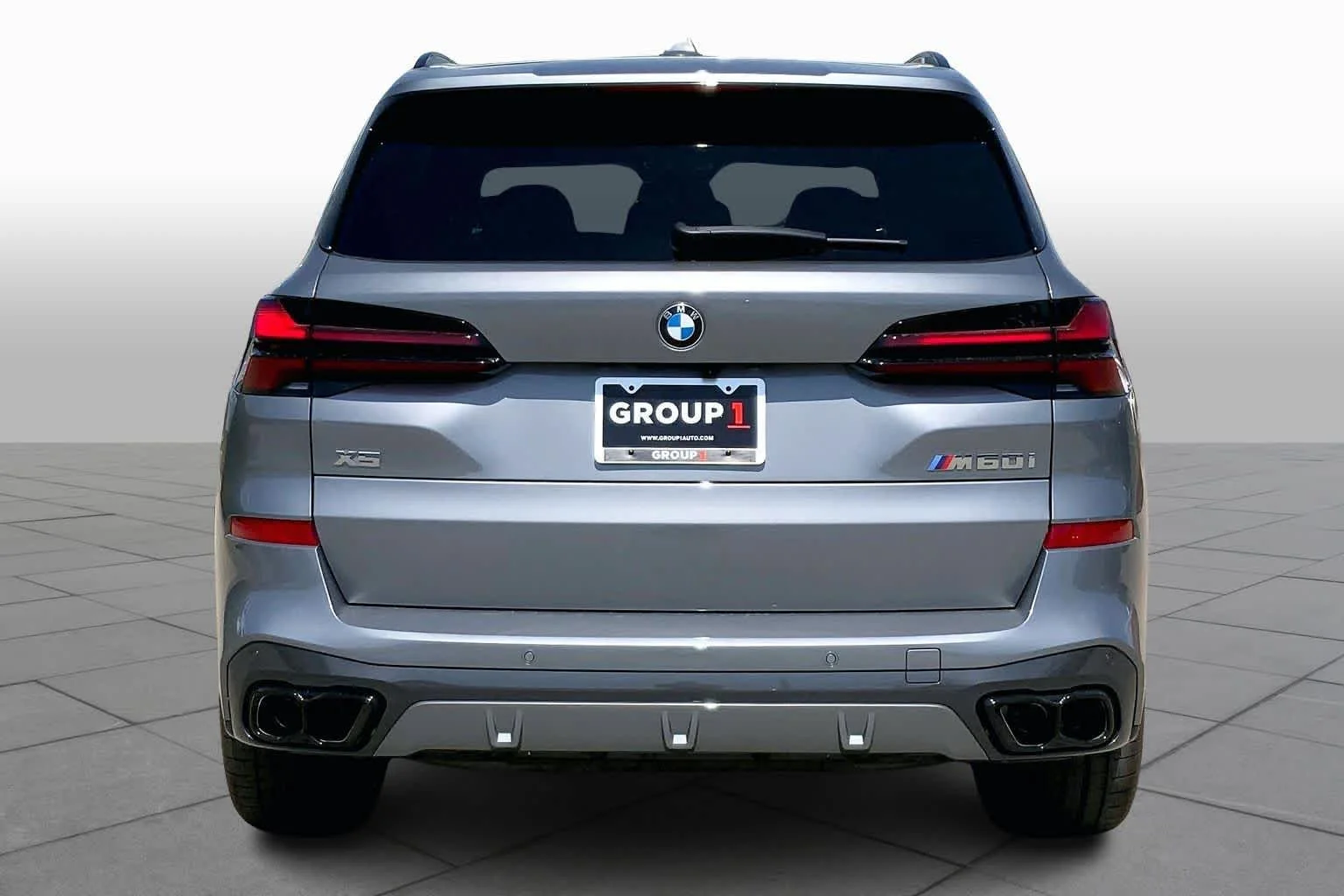 New 2026 Skyscraper Grey Metallic BMW M60i image 4