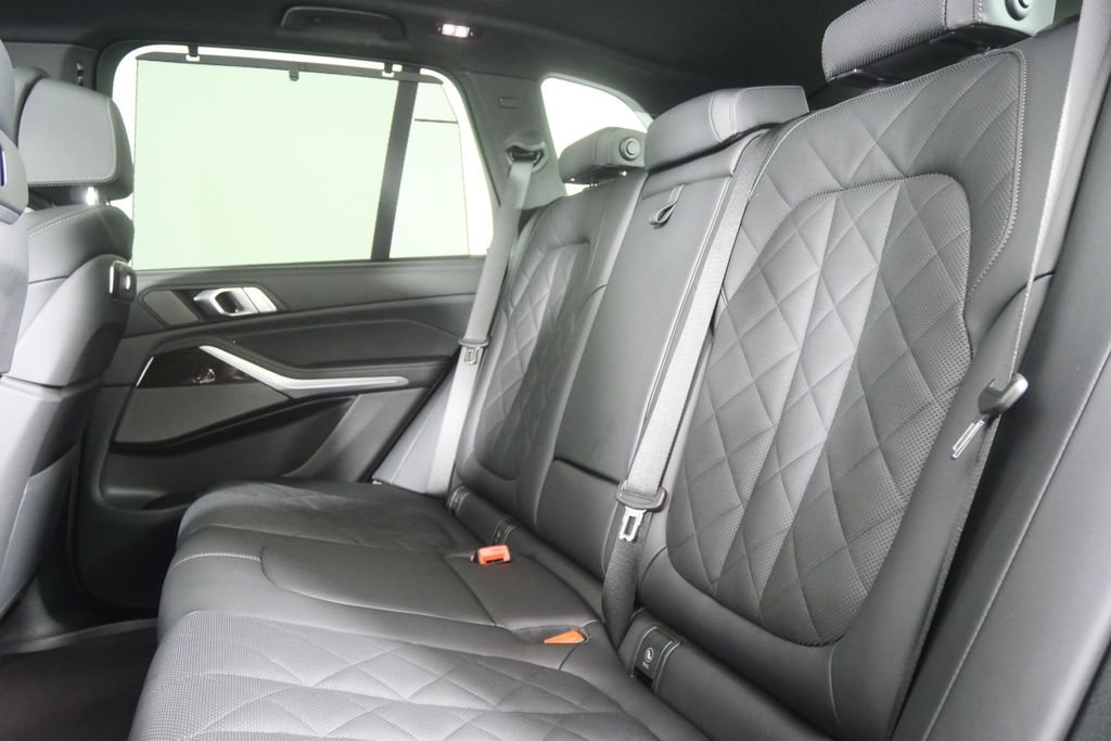 Certified Used 2026 Skyscraper Grey Metallic BMW sDrive40i image 17