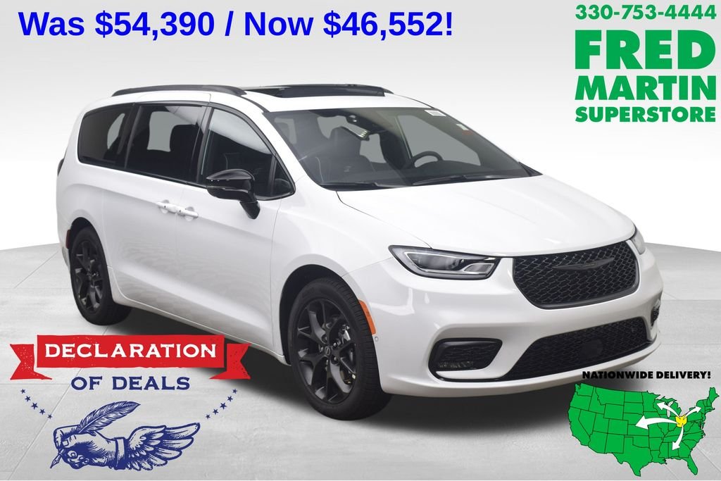 2026 Chrysler Pacifica Limited's photo