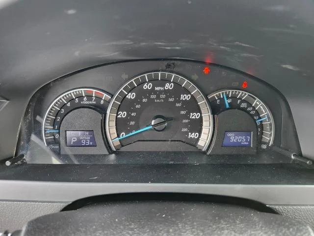Used 2014 White Toyota SE image 36