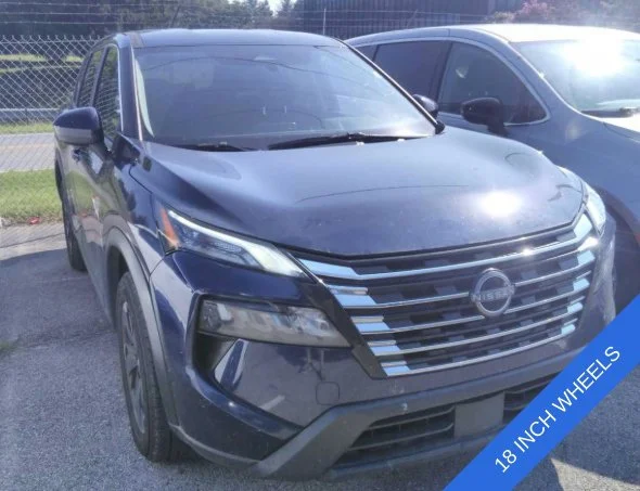 Used 2025 Deep Ocean Blue Nissan SV image 5