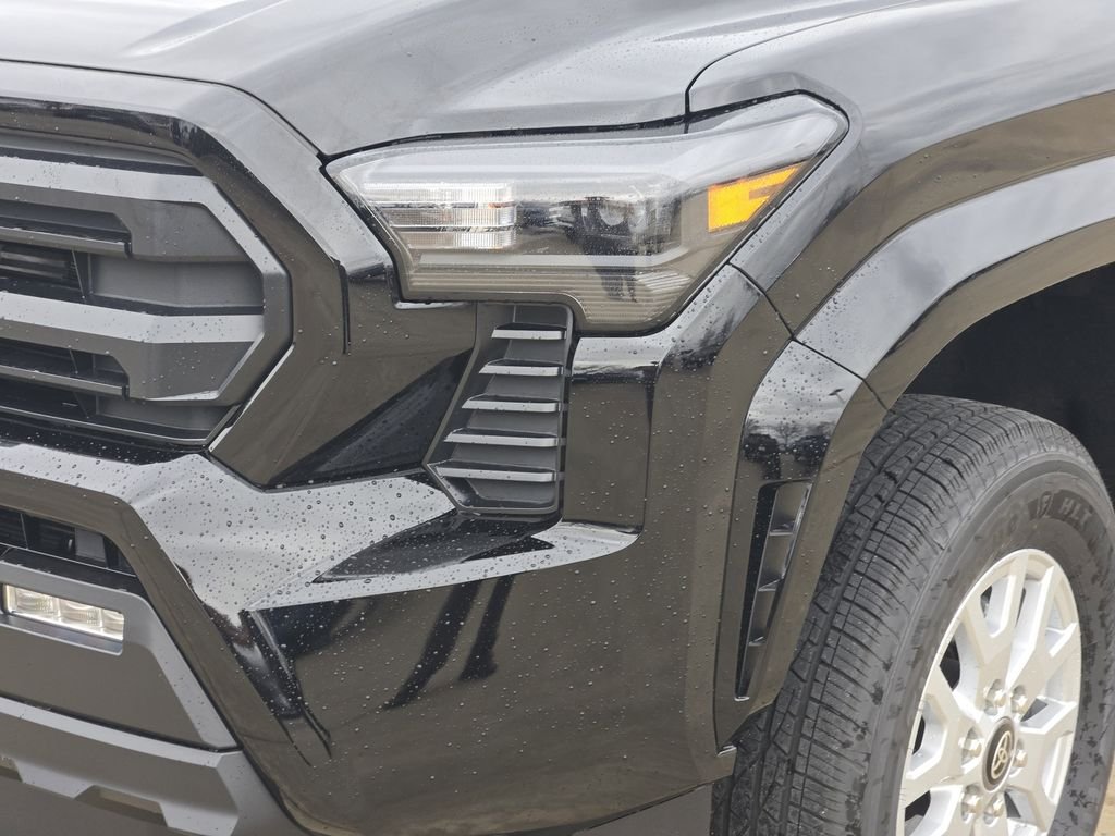 2026 Toyota Tacoma SR5 - Photo 6