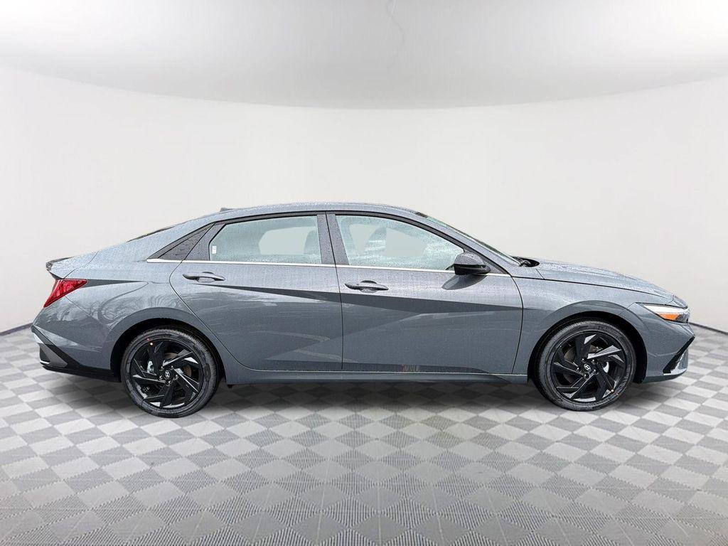 New 2026 Gray Hyundai SEL Sport Premium image 4