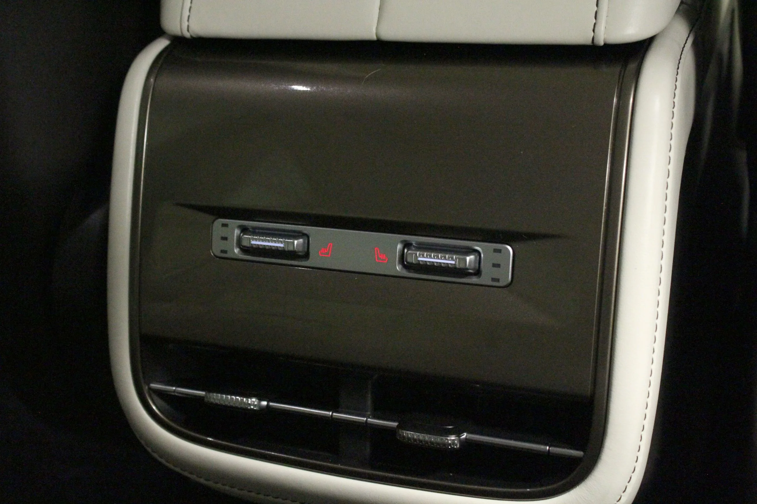 Used 2024 White Platinum Clearcoat Metallic Lincoln Black Label image 17