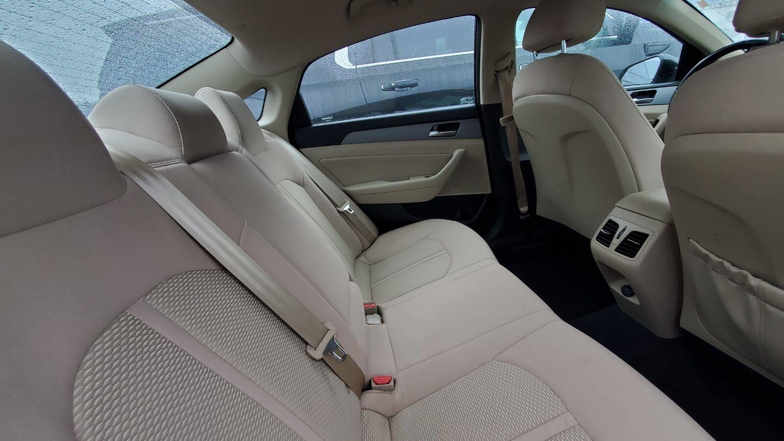 Used 2019 Phantom Black Hyundai SEL image 6