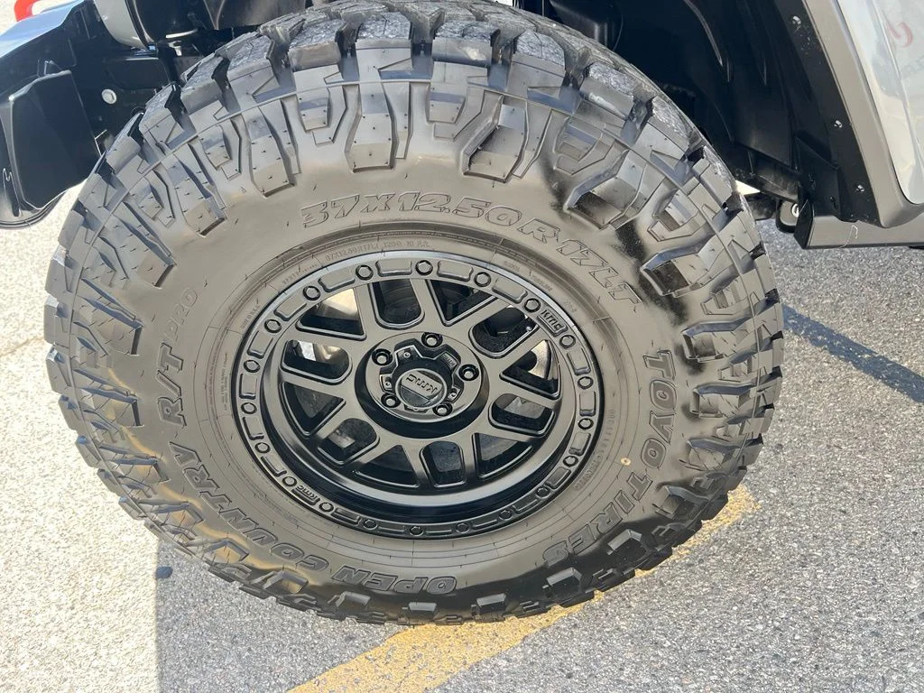 Used 2021 Sting Gray Clearcoat Jeep Mojave image 32