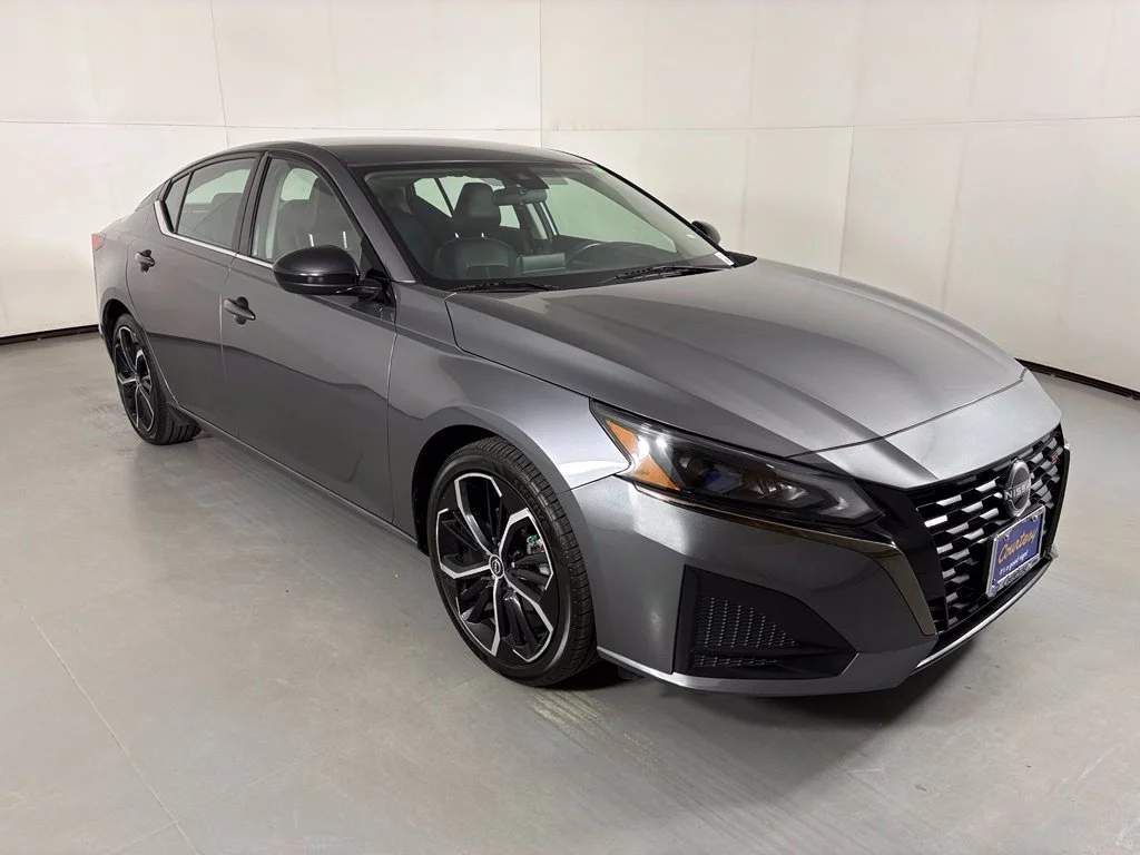 Used 2024 Gray Nissan 2.5 SR image 2