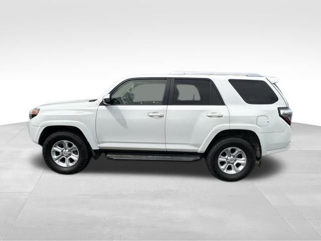 Used 2016 White Toyota SR5 image 3