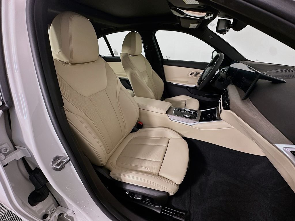 2025 BMW 3 Series 330i - Photo 29