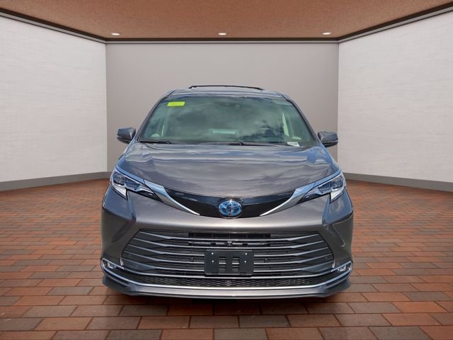 Used 2022 Gray Toyota Platinum image 33