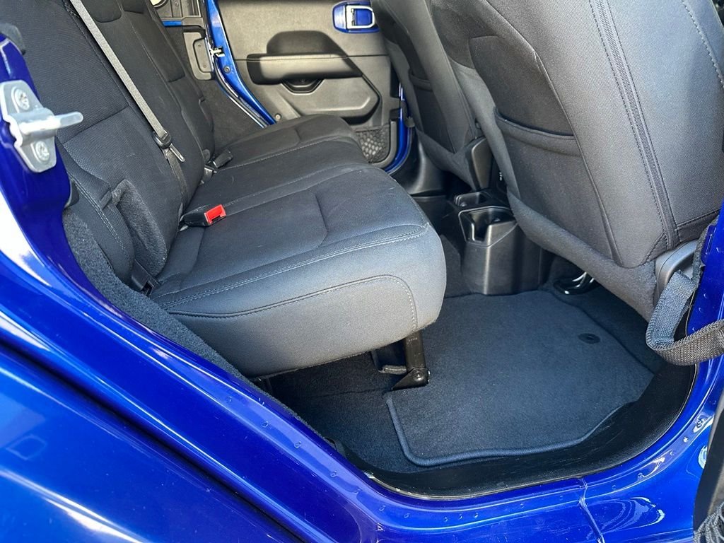 Used 2020 Blue Jeep Unlimited Sahara image 33