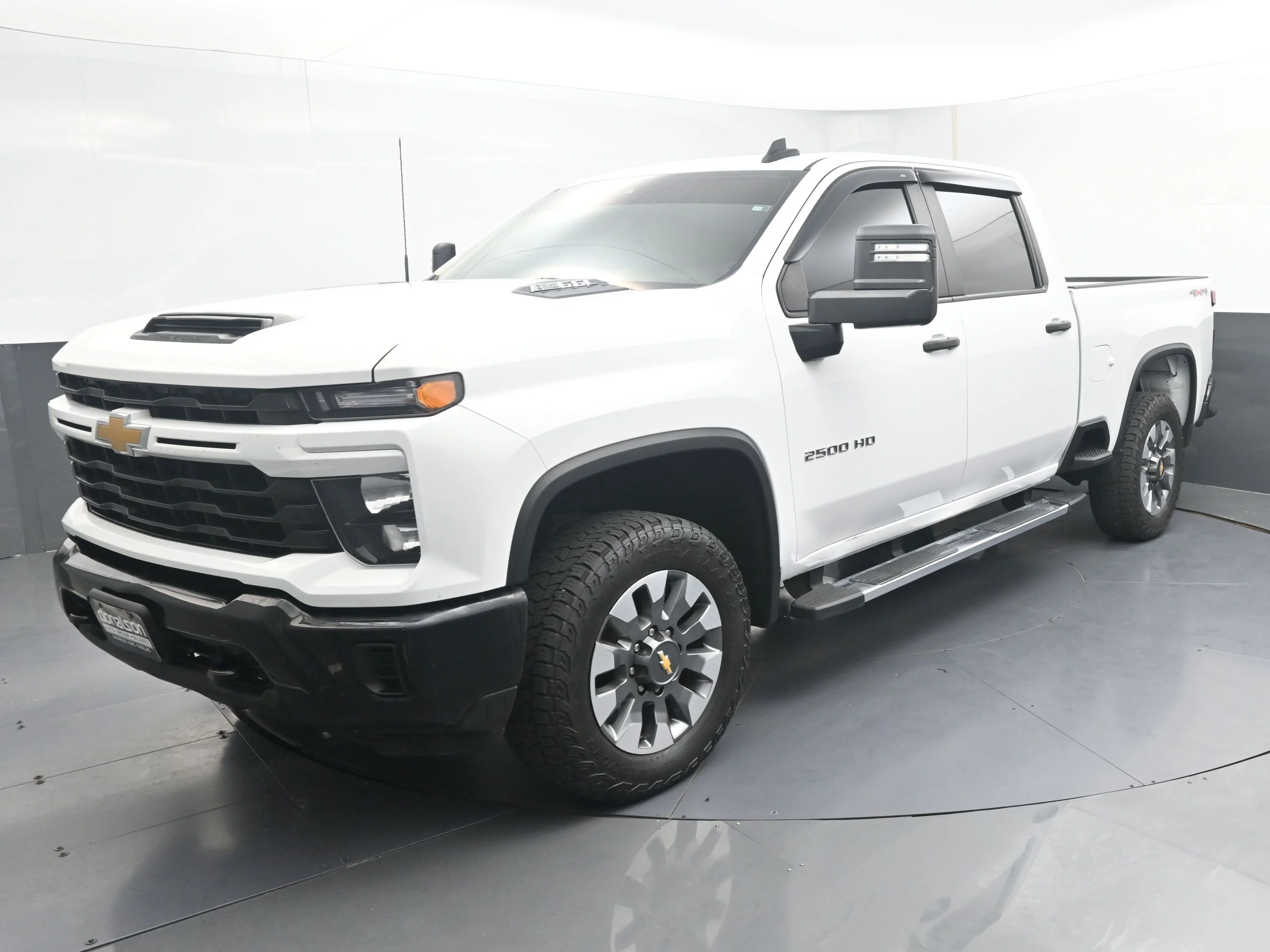 Used 2024 Summit White Chevrolet Custom image 5